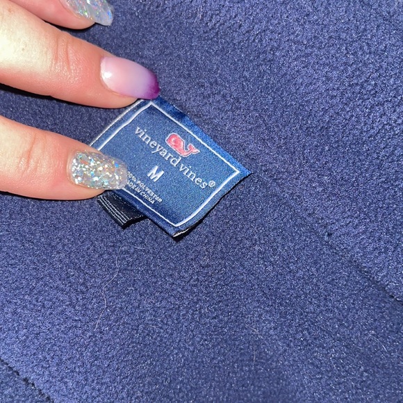 Vineyard Vines half zip pull over - Picture 4 of 4